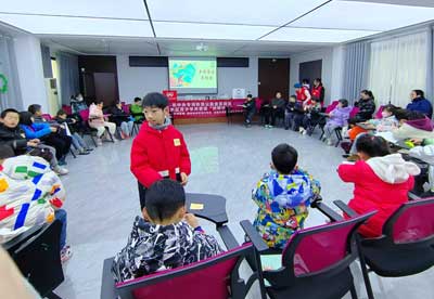 心向榜样 绘爱成长